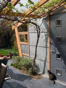 Aanbouw in zink en hout te Eindhoven